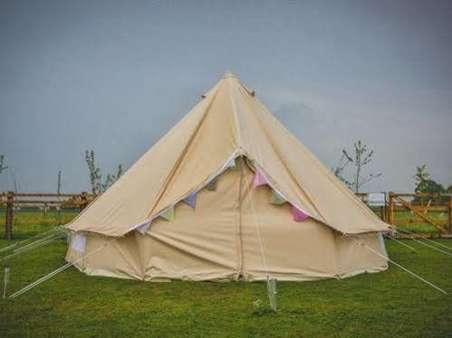 Skipbridge Farm Shepherds Huts Campground Green Hammerton Dış mekan fotoğraf